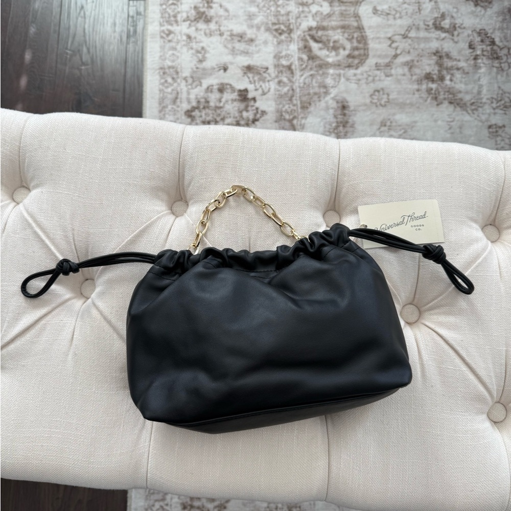 NEW Universal‎ Thread Black Clutch with Removable Gold Chain